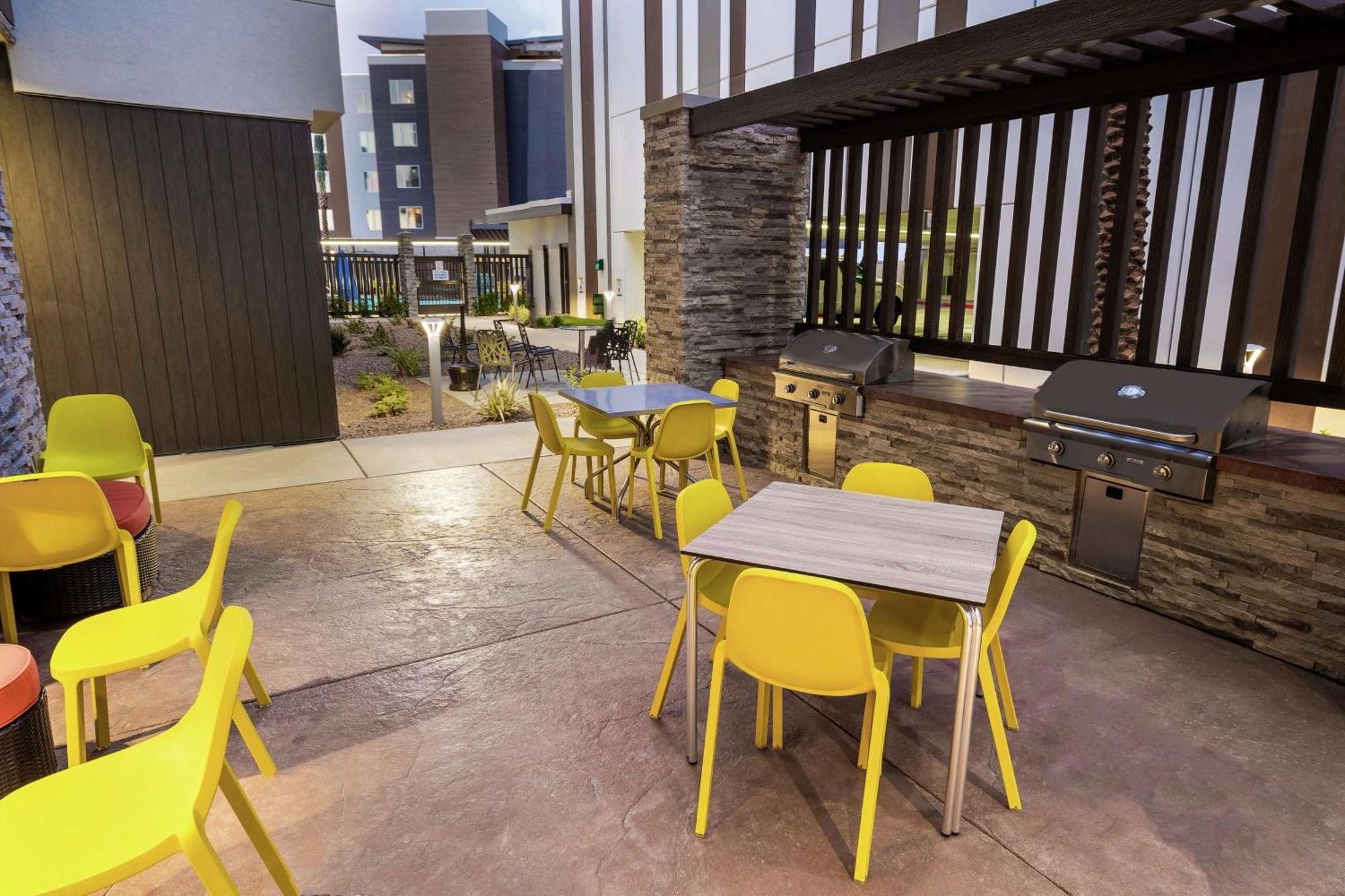 Home2 Suites By Hilton Las Vegas Stadium District Экстерьер фото